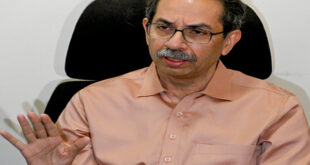 Bombay High Court : फेरीवालों के मुद्दे पर शिवसेना (यूबीटी) ने बॉम्बे हाईकोर्ट के फैसले का समर्थन, कहा-सत्ता का मुखौटा उतर गया है