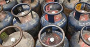 Gas Cylinder : कमर्शियल गैस सिलेंडर के दाम 195 रुपये बढ़ाए गए, नई कीमत 2 हजार से अधिक