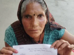 Elderly woman distressed : फतेहपुर पुलिस पर आरोप, वांछित छोड़ पीड़ित पक्ष पर दबाव, बुजुर्ग महिला परेशान