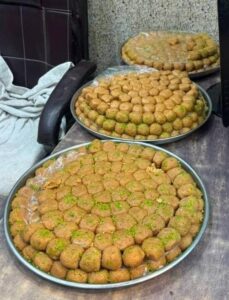 The Department Took Action : मथुरा में 664 किलो दूषित पेड़ा नष्ट, फूड सेफ्टी विभाग ने की कार्रवाई