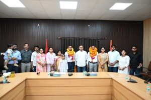 Organized Felicitation Ceremony : फतेहपुर पुलिस में सेवानिवृत्त अधिकारियों के लिए आयोजित सम्मान समारोह