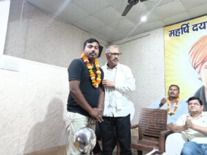 Comprehensive approach to problems : बुलंदशहर में शिक्षणेत्तर संघ की बैठक में आउटसोर्स कर्मचारियों की समस्याओं पर व्यापक चर्चा हुई