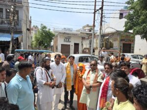 A grand procession was taken out : हनुमान जयंती पर हापुड़ में भव्य शोभायात्रा निकली, कांग्रेस नेताओं ने लिया आशीर्वाद और दिया संदेश