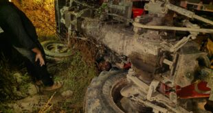 Report: Fatehpur : मरका बांदा से ओवरलोड मोरम लादकर आ रही ट्रैक्टर ट्राली पकड़ी गई, रिपोर्ट फतेहपुर ?