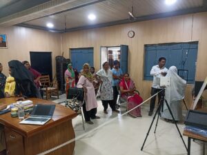 TB-free : हापुड़ में आयुष्मान आरोग्य शिविरों का आयोजन जारी: X-रे, ब्लड प्रेशर और शुगर जांच के साथ टीबी मुक्त भारत की दिशा में कदम