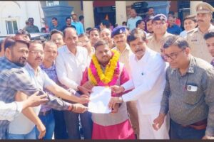 Memorandum to the Railway Minister : फतेहपुर में रेल ठहराव की मांग तेज, दो प्रमुख ट्रेनों के स्टॉपेज हेतु रेल मंत्री को ज्ञापन