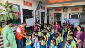 Medicines Distributed : फतेहपुर में चिकनपॉक्स बचाव महाभियान, 325 बच्चों को होम्योपैथिक औषधि वितरित