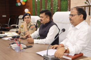 Strict arrangements : जौनपुर में होमगार्ड भर्ती परीक्षा की तैयारियों की समीक्षा, 19 केंद्रों पर सख्त व्यवस्था