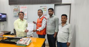 A memorandum was submitted : कांशीराम कॉलोनी में कूड़े के ढेर से परेशान लोगों की समस्या पर प्रशासन को ज्ञापन सौंपा गया