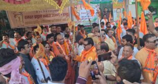 Welcomed with a shower of rain : हापुड़ में भगवान परशुराम शोभायात्रा का कांग्रेस नेताओं ने पुष्प वर्षा कर किया स्वागत