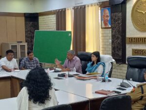 Appeal for Safety : हापुड़ में जिलाधिकारी की बैठक, पेट्रोल-गैस आपूर्ति को लेकर स्थिति पूरी तरह सामान्य, अफवाहों से बचने की अपील