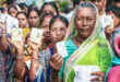 Voters at polling stations : पश्चिम बंगाल चुनाव: मतदान केंद्रों पर वोटर्स की लंबी कतारें, सुबह 9 बजे तक 18.39 प्रतिशत वोट पड़े