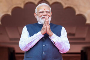 PM Modi : कर्मशील और ऊर्जावान देशवासी ही राष्ट्र की सबसे बड़ी शक्ति : पीएम मोदी