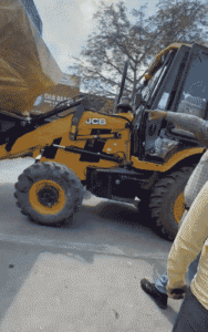 यूपी : बरेली में PM मोदी से इंस्पायर अनन्या पांडे का फास्ट फूड काउंटर, जिस पर नगर निगम का बुलडोजर चला है।