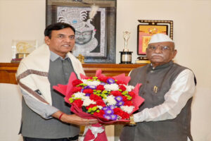 Dr. Mansukh Mandaviya : राज्यपाल की केंद्रीय मंत्री डॉ. मनसुख मांडविया से शिष्टाचार भेंट