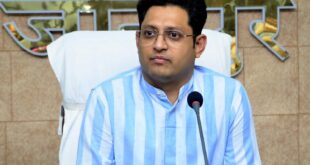 Removing the escort from the convoy : डीएम सैमुअल पॉल की मिसाल: काफिले से एस्कॉर्ट हटाकर जौनपुर को दिया ईंधन बचत का संदेश