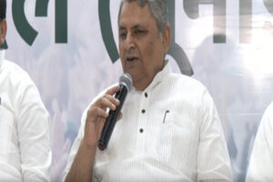 Vijay Chaudhary : पेट्रोलियम पदार्थों के मूल्य में बढ़ोतरी समय का दबाव : विजय चौधरी