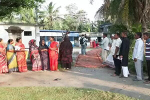 Visible among voters : पश्चिम बंगाल के 15 बूथों पर री-पोलिंग : मतदाताओं में दिखा उत्साह, बोले- पहले से बेहतर हैं इंतजाम