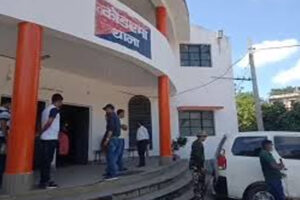 Woman's Body : कोडरमा: दो महीने से लापता महिला का शव जंगल से बरामद, पति को छोड़ प्रेमी के साथ रहने गई थी
