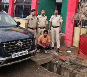 Mechanic Arrested : रायगढ़ में चोरी हुई वेन्यू कार दिल्ली से बरामद, मैकेनिक गिरफ्तार
