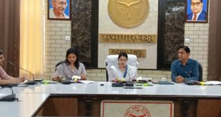 Ganga Restoration : हापुड़ में पर्यावरण, गंगा पुनरुद्धार और वृक्षारोपण योजनाओं पर समीक्षा बैठक आयोजित हुई