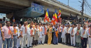 Procession on Buddha Purnima : हापुड़ में बुद्ध पूर्णिमा पर शोभायात्रा निकाली गई, कांग्रेस नेताओं ने लिया भाग