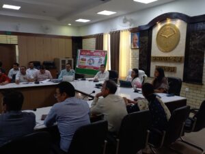 Strict Directives for Improvement : हापुड़ में संचारी रोग नियंत्रण अभियान की समीक्षा, डीएम ने दिए सुधार के सख्त निर्देश