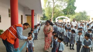 Chickenpox and heatwaves : फतेहपुर में चिकनपॉक्स व हीटवेव जागरूकता महाभियान, 300 से अधिक बच्चों को मिला लाभ