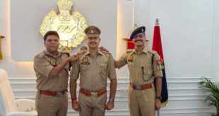 Peeping Ceremony : जौनपुर पुलिस पीपिंग सेरेमनी में उपनिरीक्षक त्रिवेणी सिंह निरीक्षक पद पर पदोन्नत होकर हुए सम्मानित