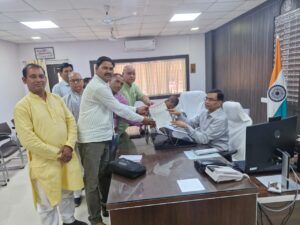 Memorandum Submitted : शिक्षणेत्तर कर्मचारी महासंघ ने पद सृजन की मांग को लेकर जिलाधिकारी को सौंपा ज्ञापन
