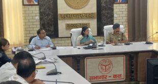 Women's Safety : हापुड़ में कानून व्यवस्था एवं अभियोजन समीक्षा बैठक, महिलाओं की सुरक्षा पर विशेष जोर