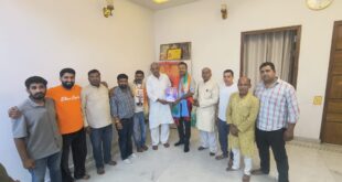 Ceremony Held : द्वारका धाम हापुड़ में पंडित अलंकार अग्निहोत्री का ब्राह्मण समाज द्वारा भव्य स्वागत एवं सम्मान समारोह आयोजित