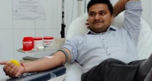 Blood Donation : फतेहपुर में रेड क्रॉस सोसाइटी की पहल से बची मरीज की जान, स्वैच्छिक रक्तदाता ने किया रक्तदान