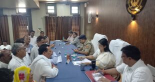 Public Issues : हापुड़ तहसील समाधान दिवस में जनसमस्याओं के त्वरित निस्तारण और प्रशासनिक जवाबदेही पर विशेष जोर