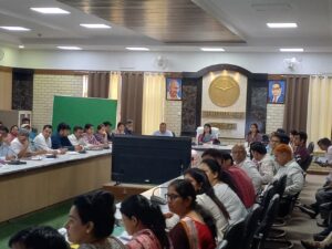 Strict rules : हापुड़ में आईजीआरएस शिकायतों के गुणवत्तापूर्ण निस्तारण हेतु जिलाधिकारी ने अधिकारियों को दिए सख्त निर्देश