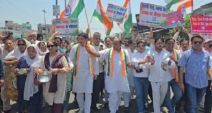 Congress's Massive : हापुड़ में महंगाई के खिलाफ कांग्रेस का विशाल प्रदर्शन, भाजपा सरकार पर तीखा हमला किया गया