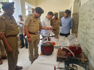 Factory Busted : मेरठ पुलिस की बड़ी कार्रवाई: एसपी सिटी विनायक भोसले के नेतृत्व में अवैध असलाह फैक्ट्री का भंडाफोड़