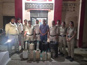 Illicit Liquor : दमोह आबकारी विभाग की बड़ी कार्रवाई, अवैध शराब निर्माण पर सख्त प्रहार, 8 प्रकरण दर्ज