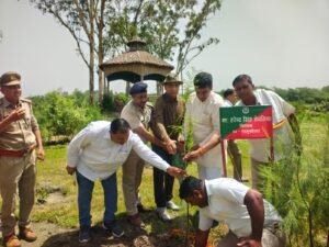 Diversity Park : गढ़मुक्तेश्वर के डायवर्सिटी पार्क में जैव विविधता दिवस पर गोष्ठी, पर्यावरण संरक्षण का दिया संदेश