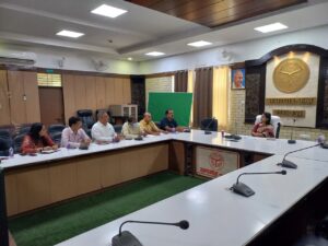 Review meeting : जिलाधिकारी ने खाद्य सुरक्षा समीक्षा बैठक में मिलावटखोरों पर सख्त कार्रवाई के निर्देश दिए