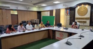 Review meeting : जिलाधिकारी ने खाद्य सुरक्षा समीक्षा बैठक में मिलावटखोरों पर सख्त कार्रवाई के निर्देश दिए