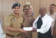 Secure Mobile : जौनपुर पुलिस ने 125 गुमशुदा मोबाइल बरामद कर मालिकों को लौटाए सुरक्षित मोबाइल