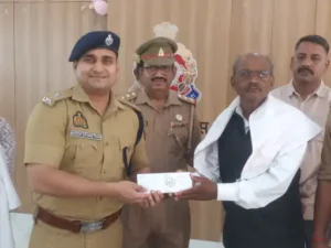 Secure Mobile : जौनपुर पुलिस ने 125 गुमशुदा मोबाइल बरामद कर मालिकों को लौटाए सुरक्षित मोबाइल
