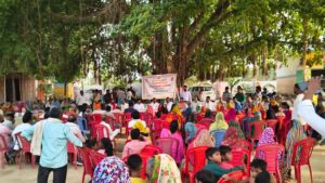 Gathering for a community meeting : डॉ. हरेंद्र सिंह ने चौपाल लगाकर सुनी ग्रामीणों की समस्याएं, अधिकारियों को दिए निस्तारण के निर्देश