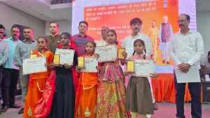 Three-day event : जौनपुर में विकास प्रदर्शनी का भव्य आयोजन, योजनाओं की झलकियों से सजा तीन दिवसीय कार्यक्रम