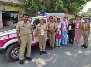 Jaunpur Police : सड़क से स्कूल तक शक्ति का संदेश: जौनपुर पुलिस ने छात्राओं और महिलाओं को किया जागरूक