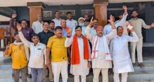 Candidate Kripashankar Singh : पूर्व लोकसभा प्रत्याशी कृपाशंकर सिंह ने ग्रामीणों का किया सम्मान, योजनाओं की दी जानकारी