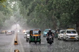 Lightning strike alert issued : एनसीआर में मौसम ने ली करवट, पूरे सप्ताह राहत के आसार; बारिश, आंधी और वज्रपात का अलर्ट जारी