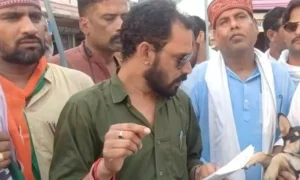 Protest demonstration : गजब है एमपी: अधिकारी नहीं पहुंचे तो कुत्ते को सौंप दिया ज्ञापन, कांग्रेस का अनोखा विरोध प्रदर्शन