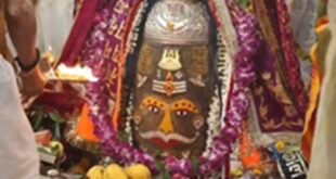 A sea of ​​devotees : उज्जैन: निर्जला एकादशी पर वैष्णव तिलक से सजे बाबा महाकाल, भस्म आरती में उमड़ा भक्तों का सैलाब